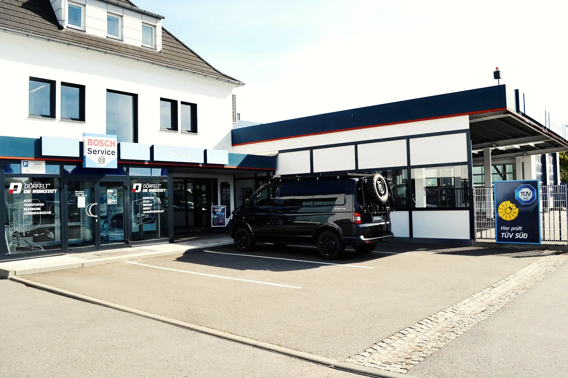 autowerkstatt-doerfelt-zwickau-außenaufnahme Außenaufnahme von DÖRFELT - DIE WERKSTATT in Zwickau moderner Kfz Meisterbetrieb für Fahrzeugreparatur Inspektion Wartung Nachrüstung Reifenservice Wohnmobilservice und Nutzfahrzeugtechnik kompetenter Werkstattservice mit persönlicher Beratung und moderner Werkstattausstattung